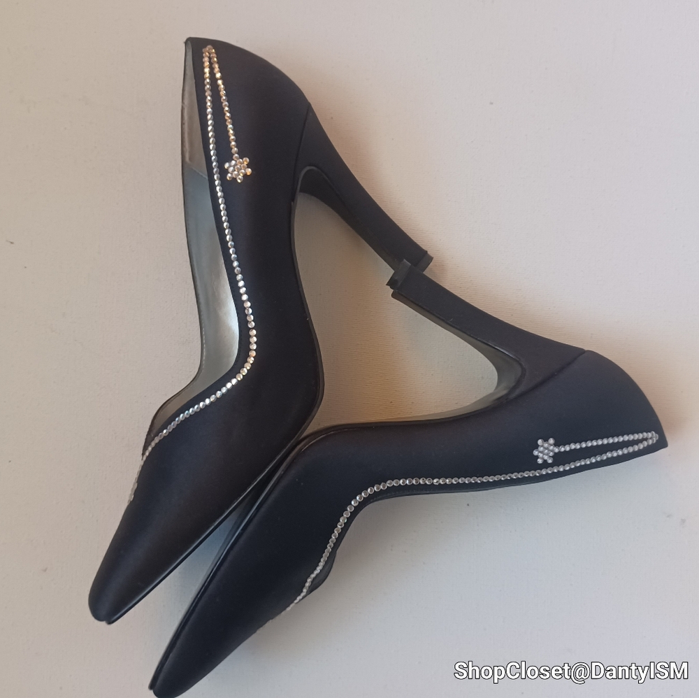 Elegant Black Heels with Rhinestone Detailing - Picture 11 of 16